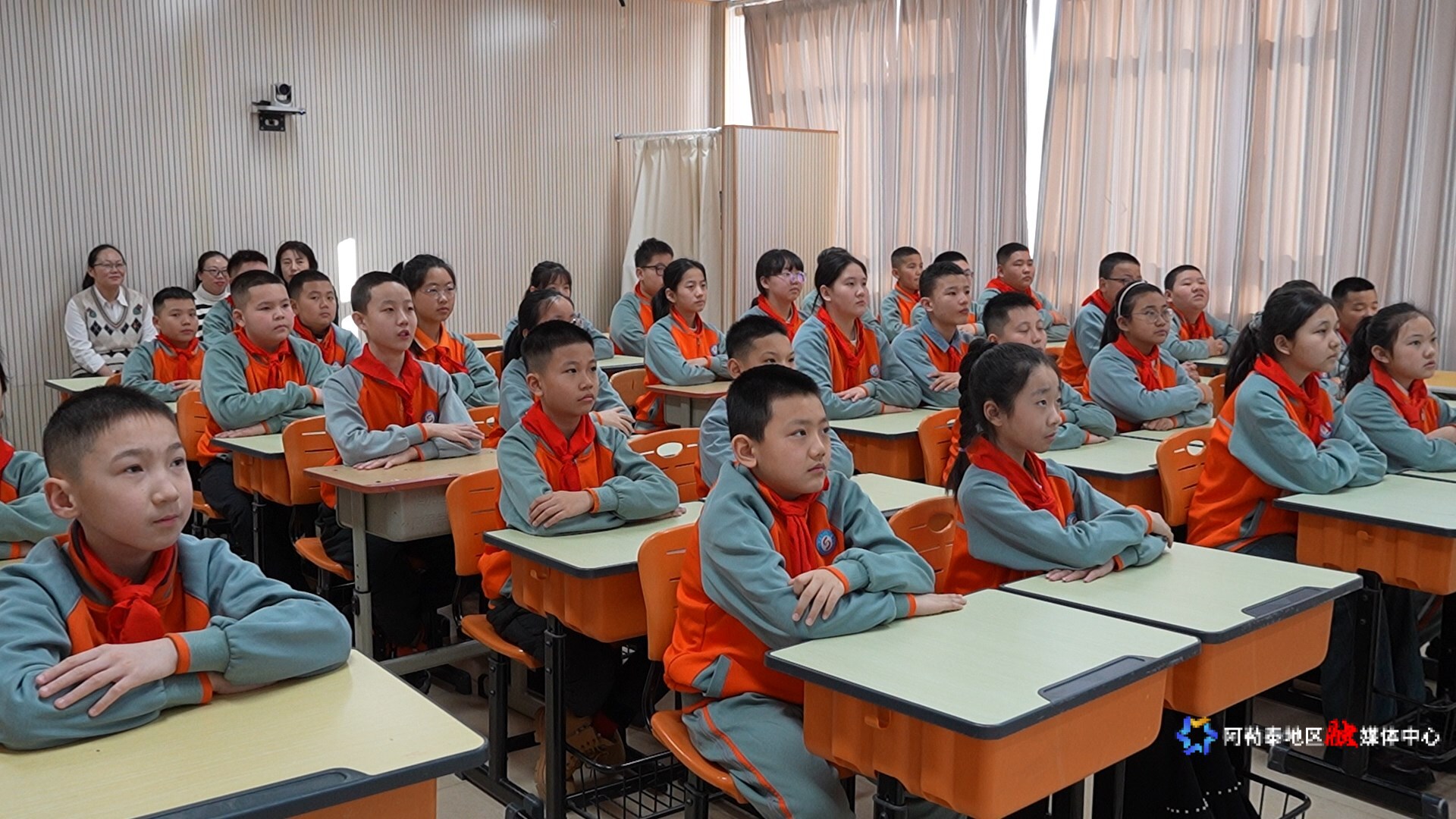 C5701.MP4_snapshot_00.00.945