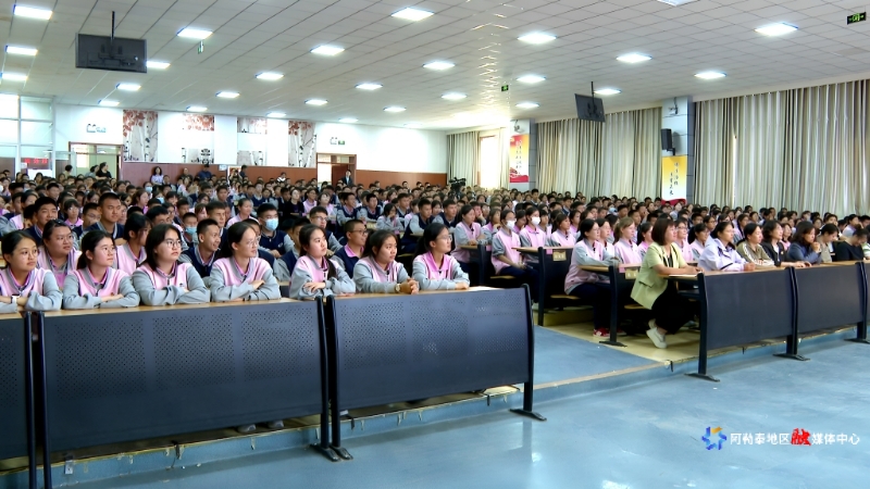 mmexport1747965346400