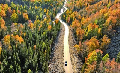 天山南北处处呈现繁荣景象 天山南北处处呈现繁荣景象